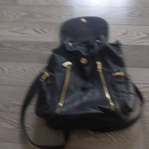 Beautiful bag by forever 21🌸❤️🍀 - Picture 11 of 12